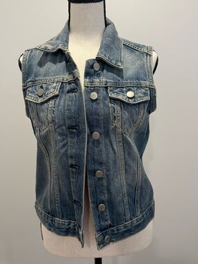 GAP Denim Vest in Faded Blue